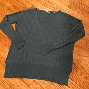 URBAN OUTFITTERS Sweater